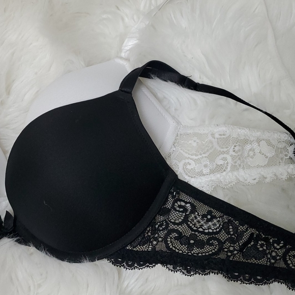 Bras - Picture 2 of 7